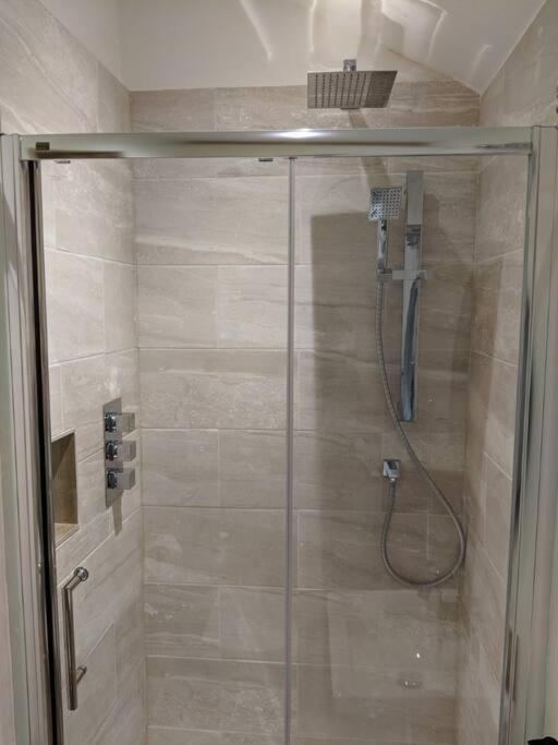 Barley - Cosy Stylish Apartment - Easy Access To Bath And Many Nearby Attractions Box  Buitenkant foto