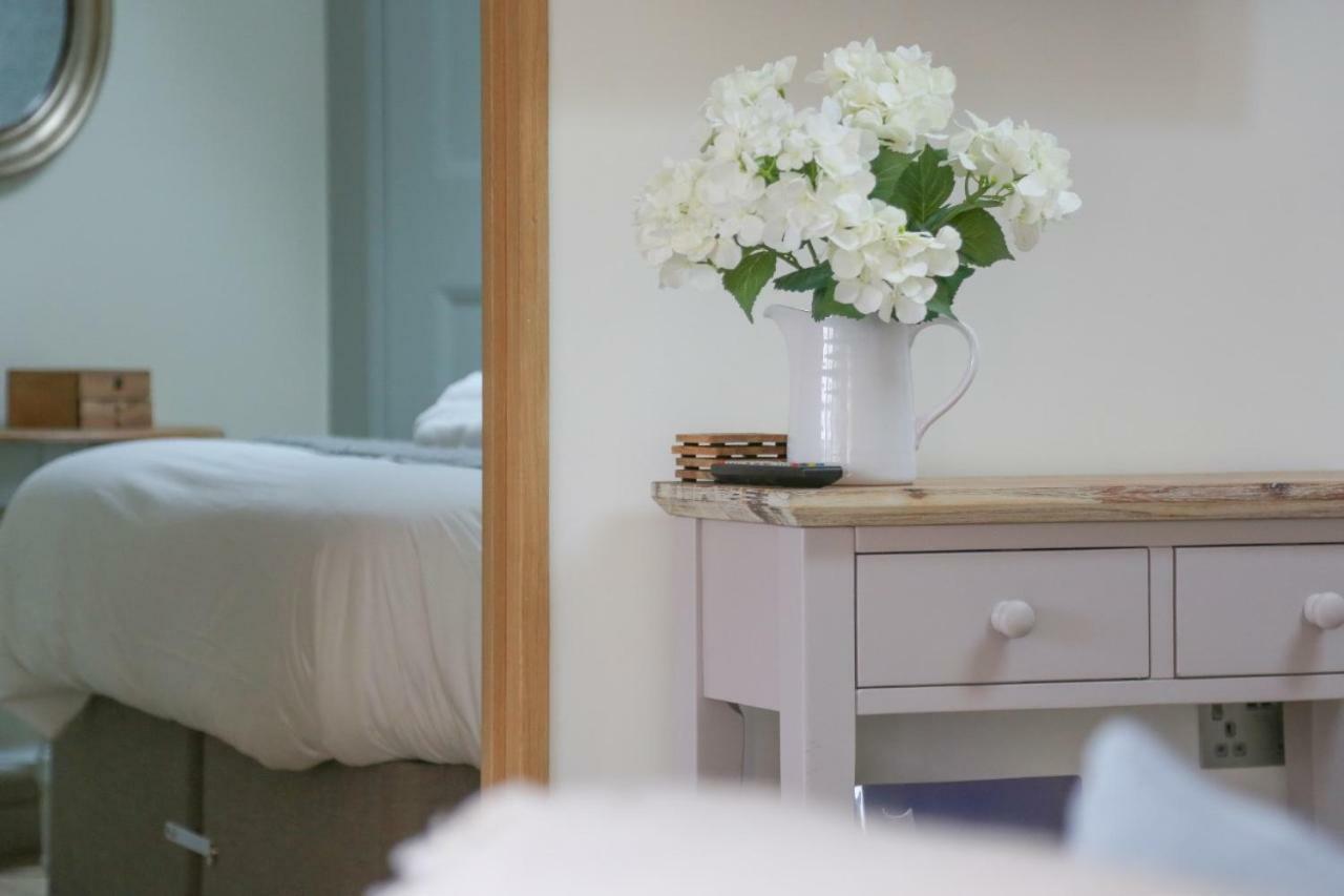 Barley - Cosy Stylish Apartment - Easy Access To Bath And Many Nearby Attractions Box  Buitenkant foto